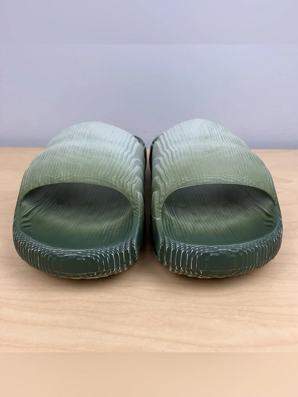 Adidas Men’s Size 7.0 (UK7) Adilette 22 Green Slide Sandals Slip On Flip Flops